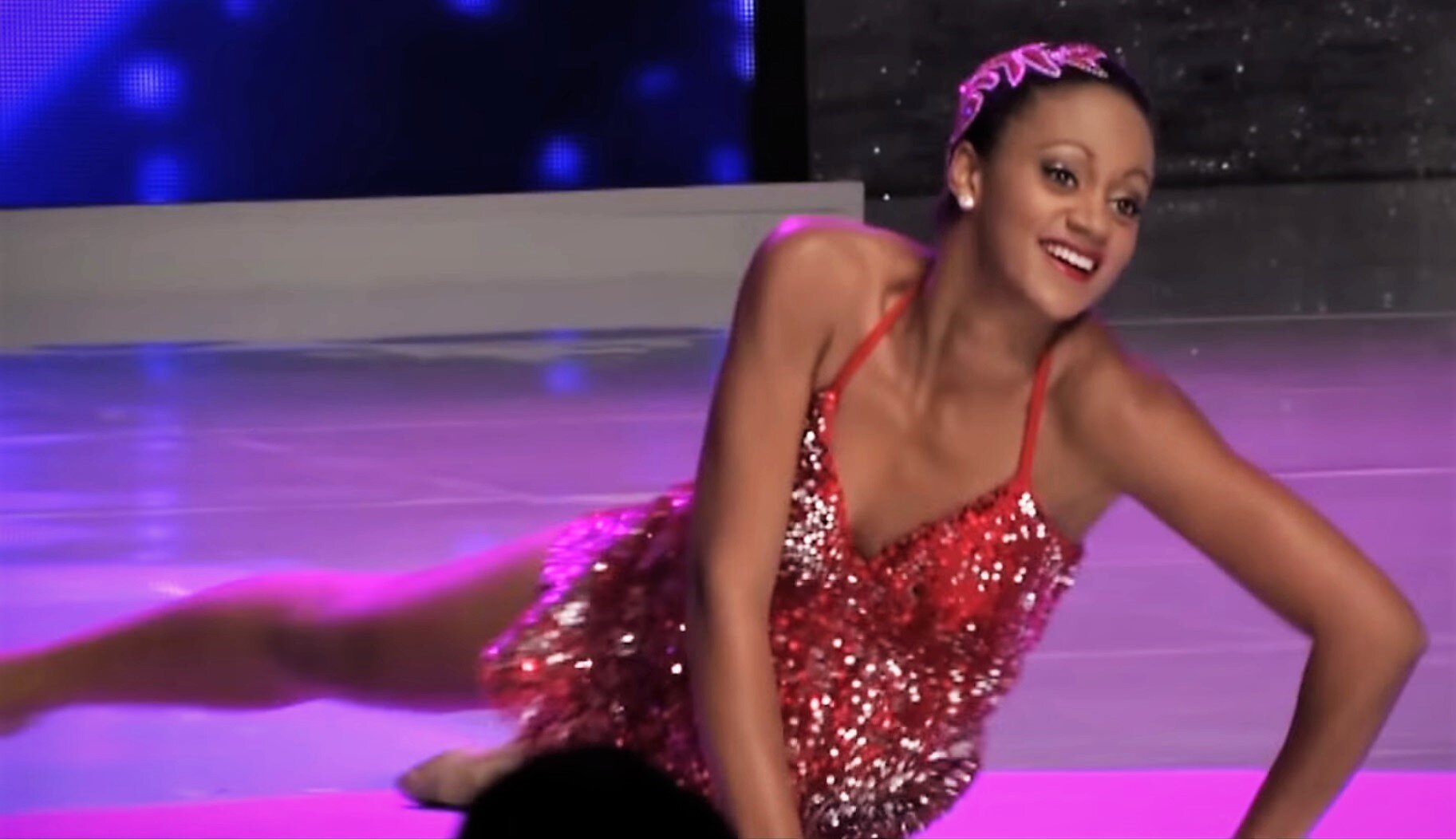 Camille Munro (Kanada) di kompetisi talent Miss World 2013 Bali